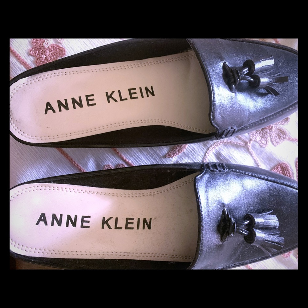 Anne Klein slipon loafers. Never worn.